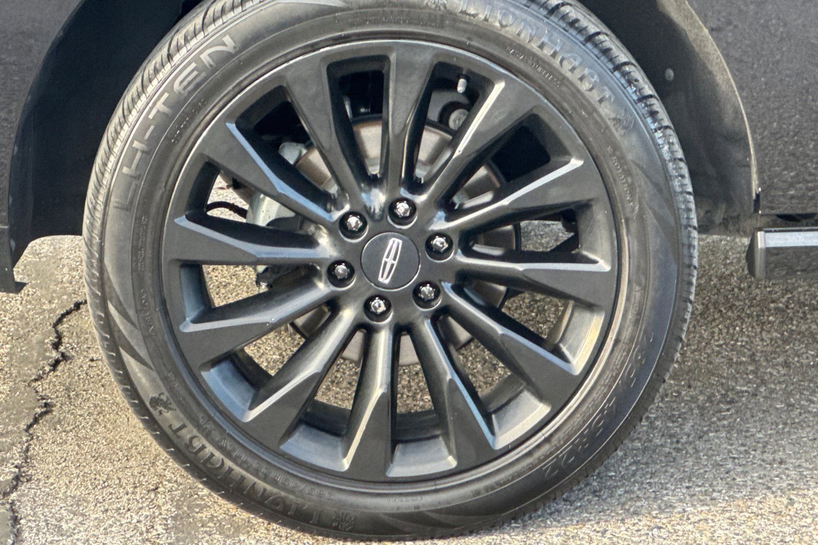 Used 2019 Lincoln Navigator L Select image 26