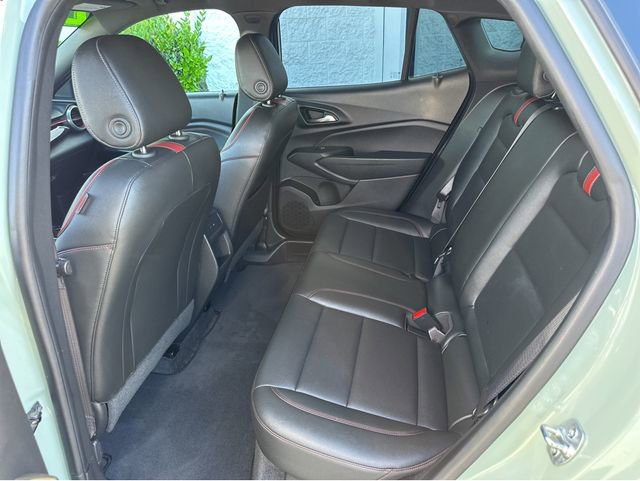 Used 2024 Chevrolet Trax RS w/ Sunroof Package image 17