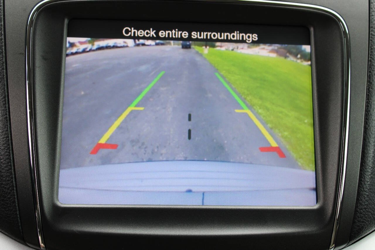 Used 2018 Dodge Journey SXT w/ Safe & Sound Group FWD image 12