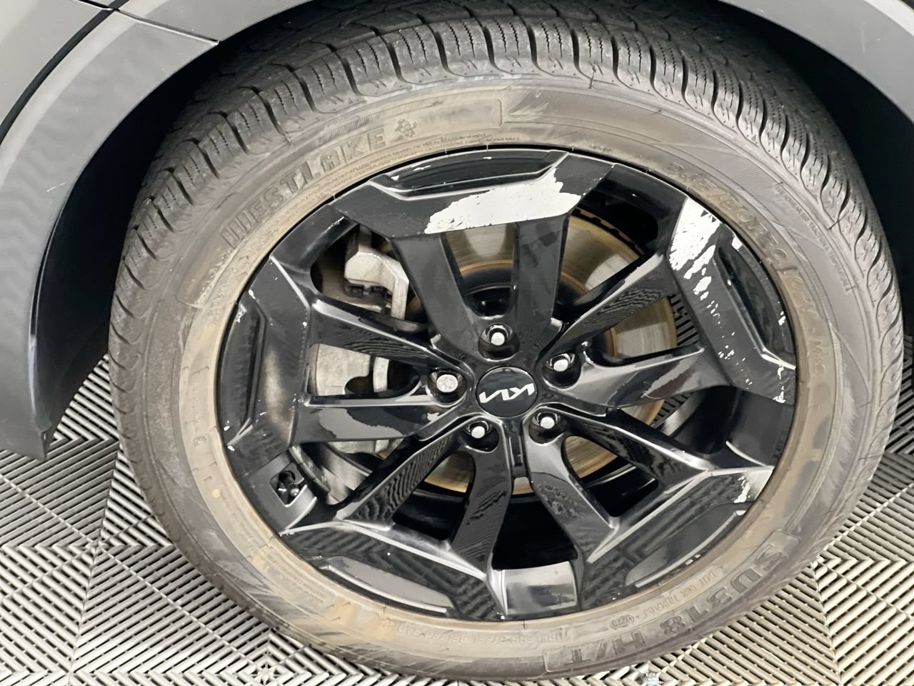 Used 2024 Kia Telluride S w/ S Sunroof Package FWD image 11