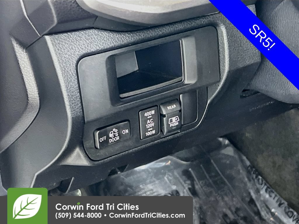 Used 2017 Toyota Tacoma SR5 AWD/4WD image 19
