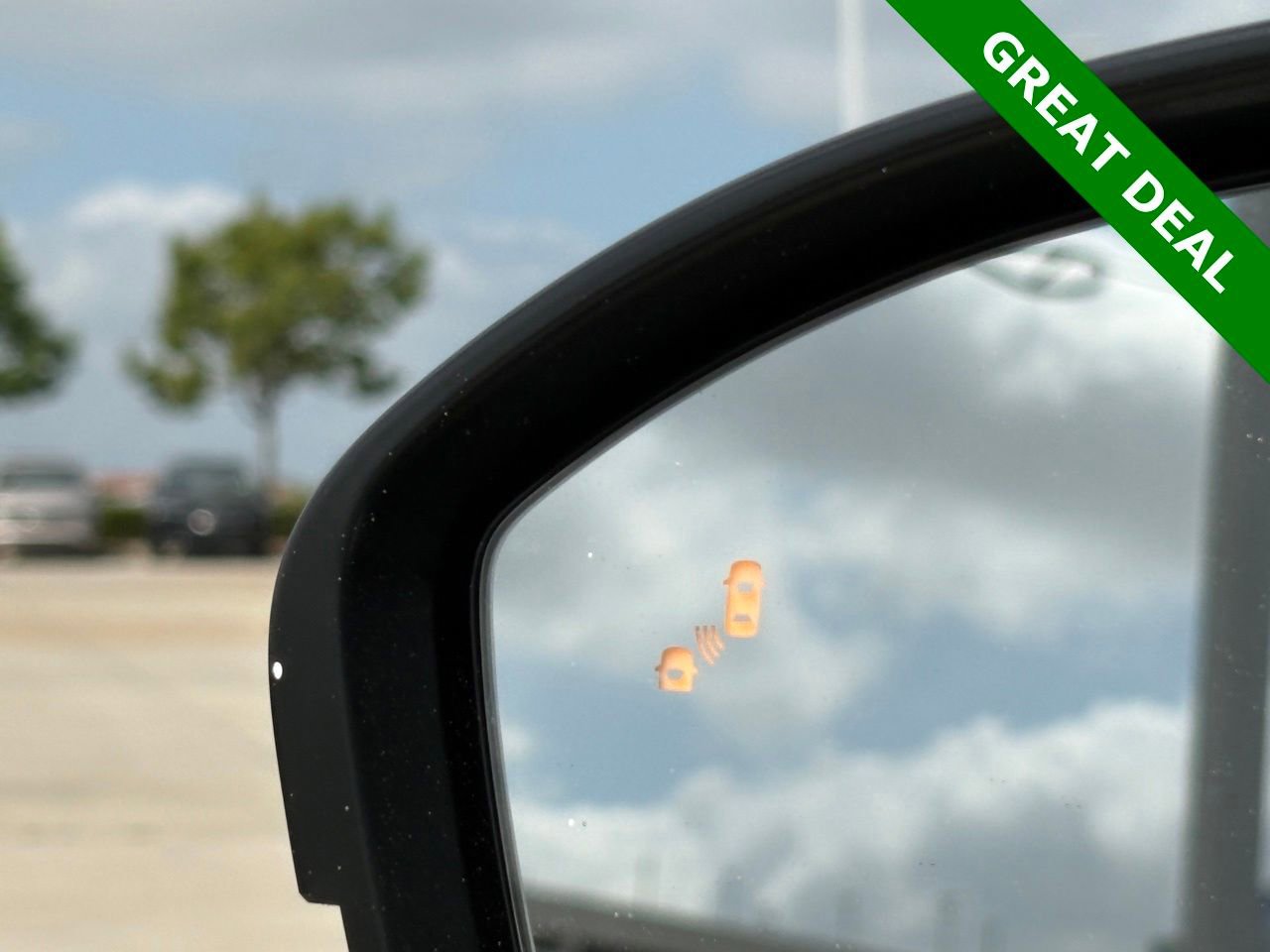 Used 2024 Nissan Pathfinder Platinum w/ Cargo Package image 12