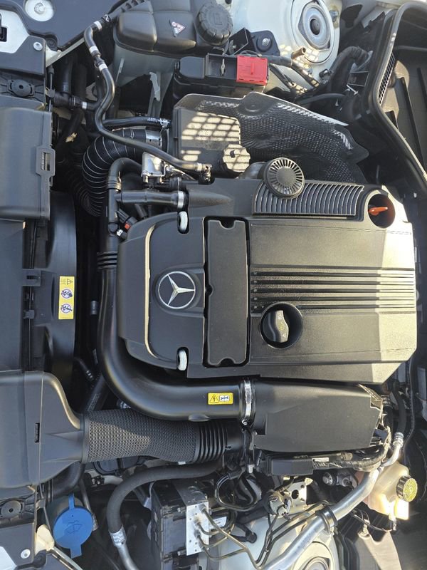 Used 2012 Mercedes-Benz SLK 250 image 32