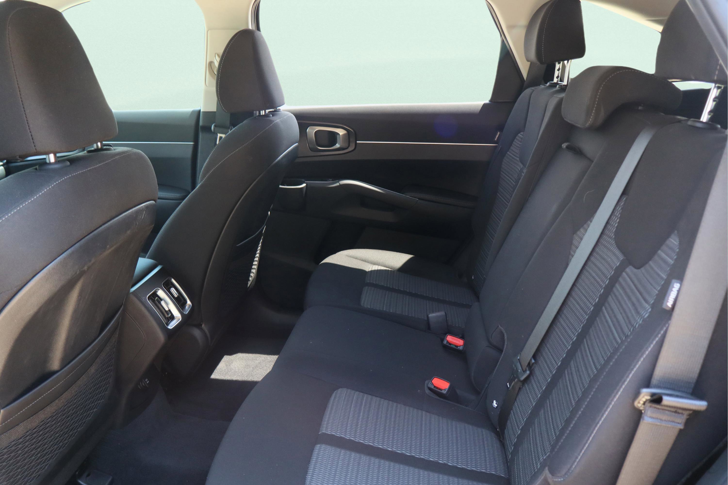 Used 2025 Kia Sorento LX image 8