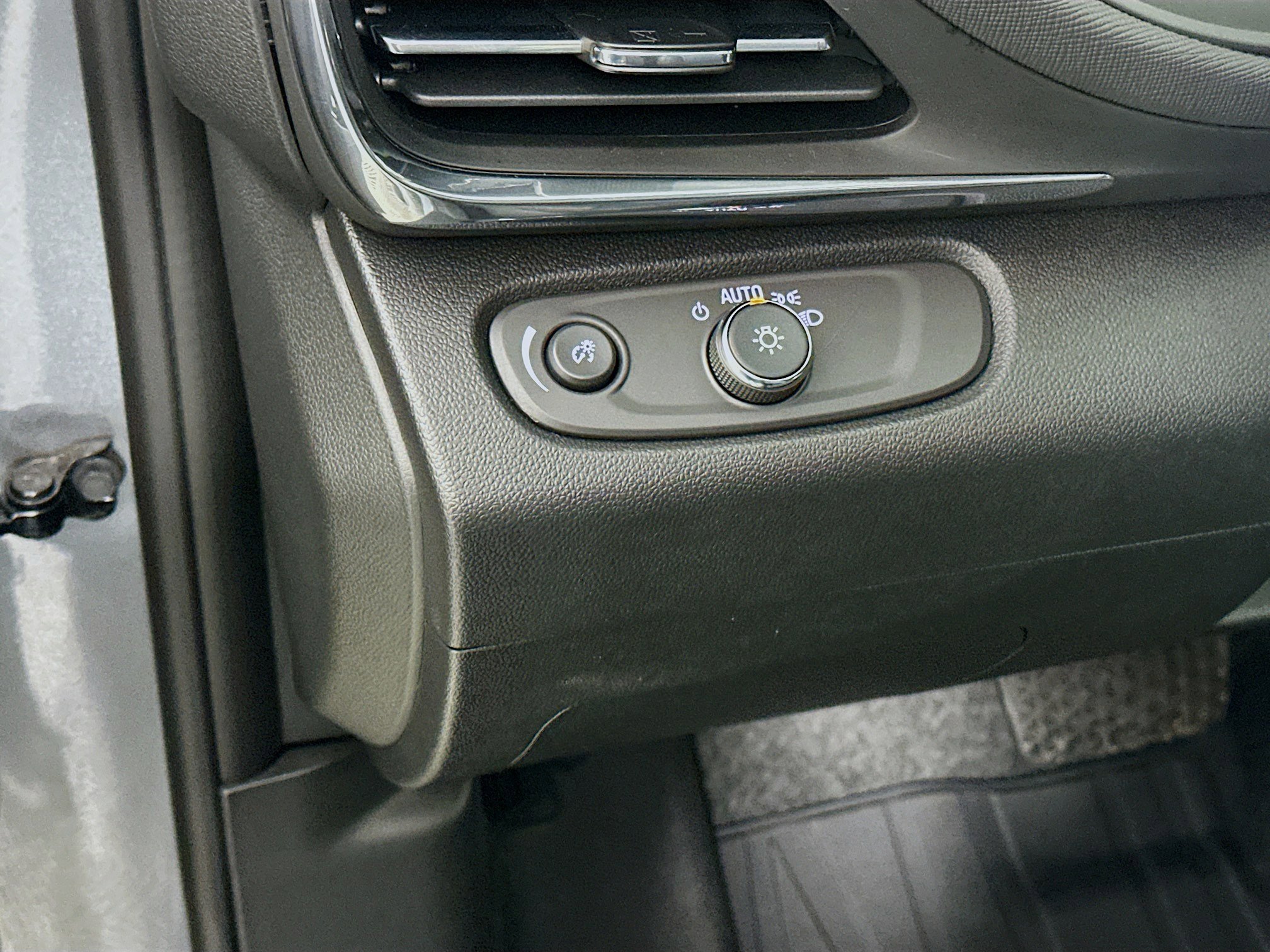 Used 2025 Buick Envista Preferred w/ Convenience I Package image 16