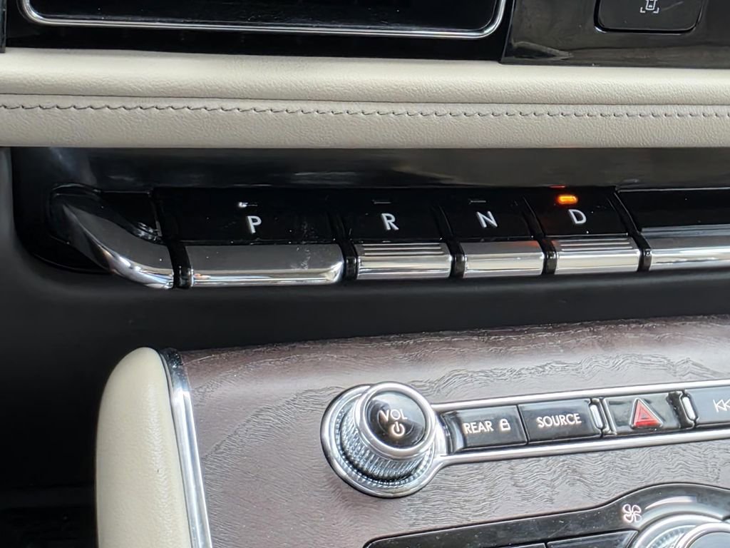 Used 2022 Lincoln Aviator Grand Touring w/ Elements Package Plus image 28