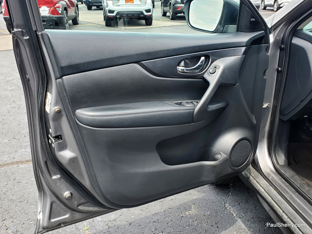 Used 2020 Nissan Rogue SV AWD/4WD image 17