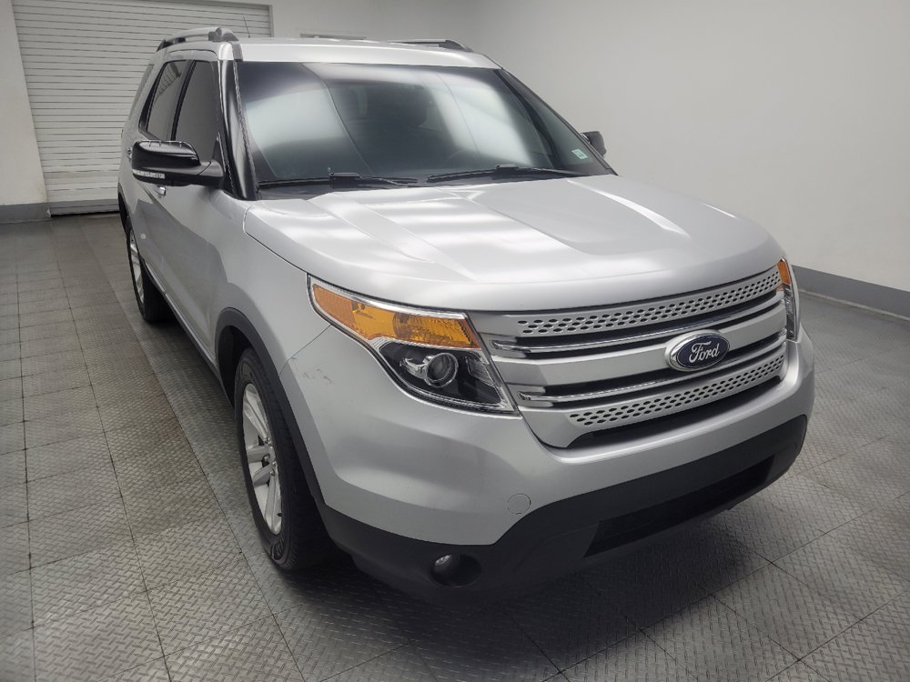 Used 2015 Ford Explorer XLT w/ Equipment Group 202B FWD image 13