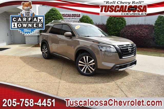 Used 2024 Nissan Pathfinder Platinum FWD image 1