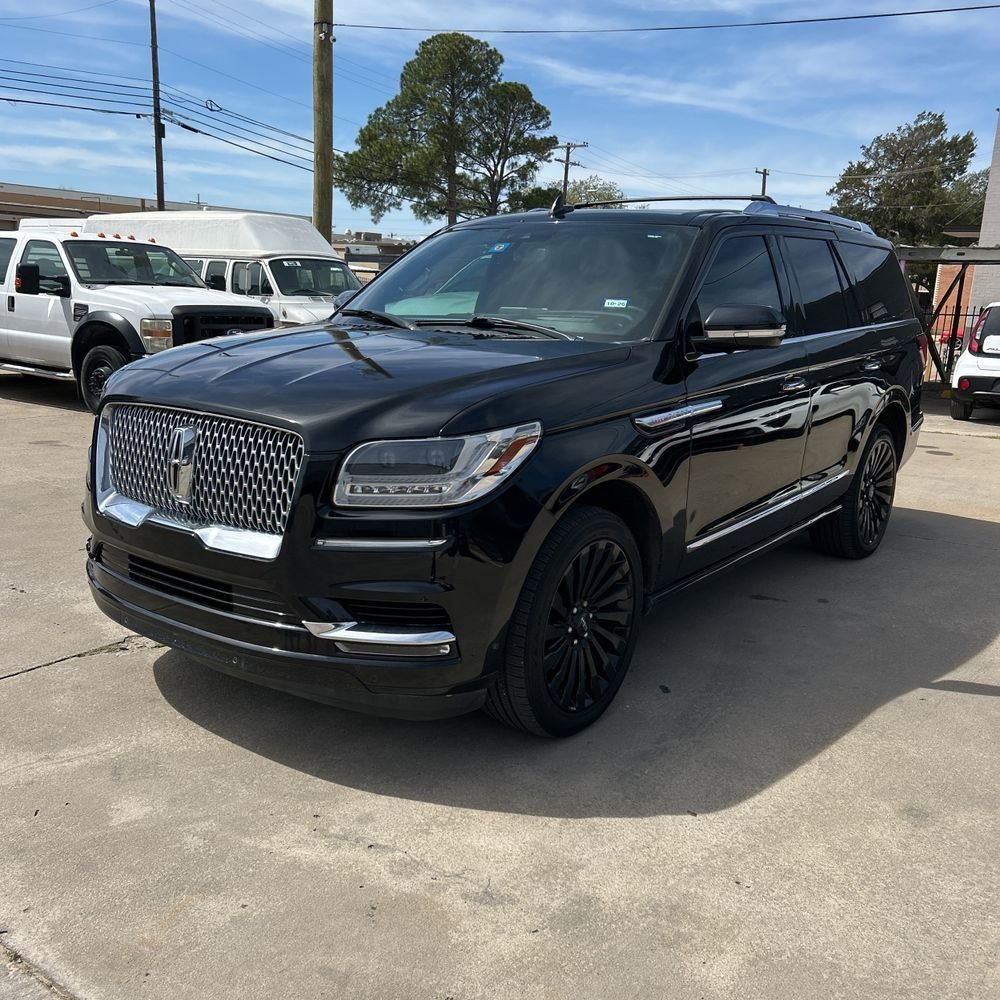 Used 2019 Lincoln Navigator Reserve image 2