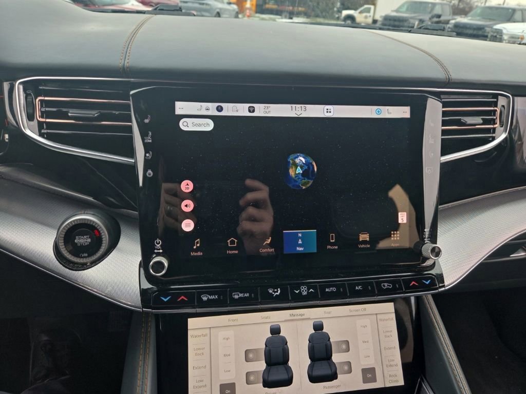 Used 2022 Jeep Grand Wagoneer Series III w/ Rear Seat Video Group 1 image 14