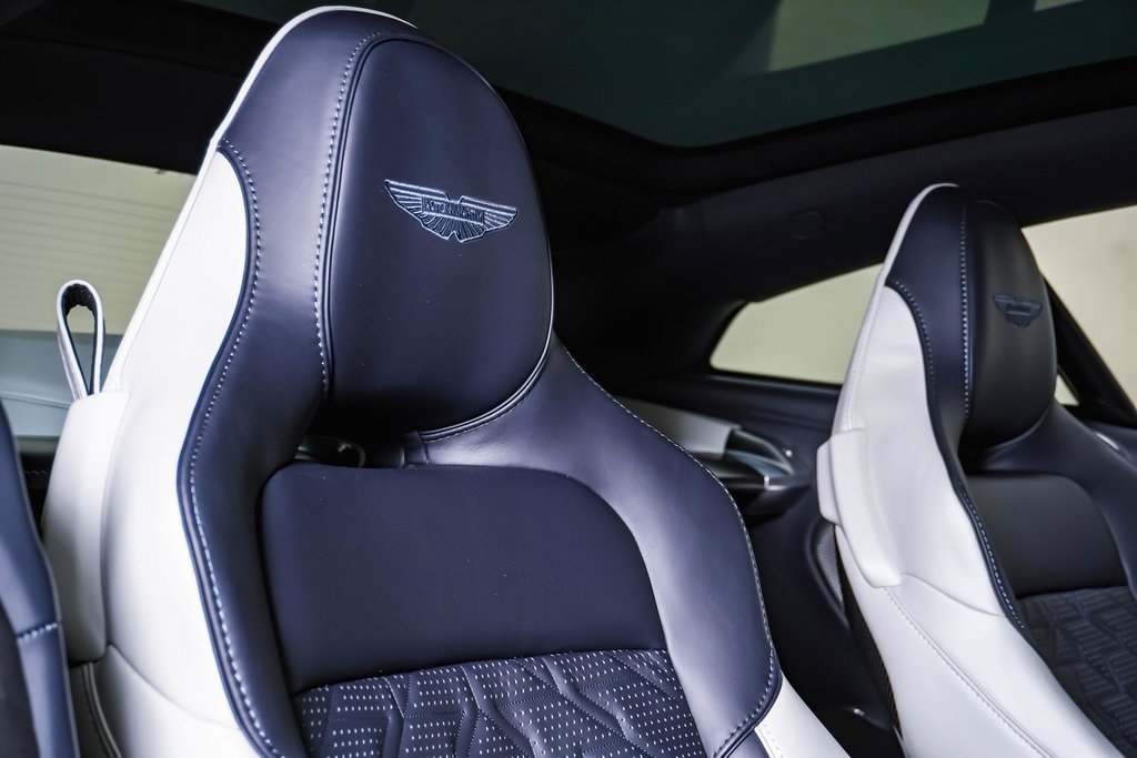Used 2025 Aston Martin Vanquish image 20