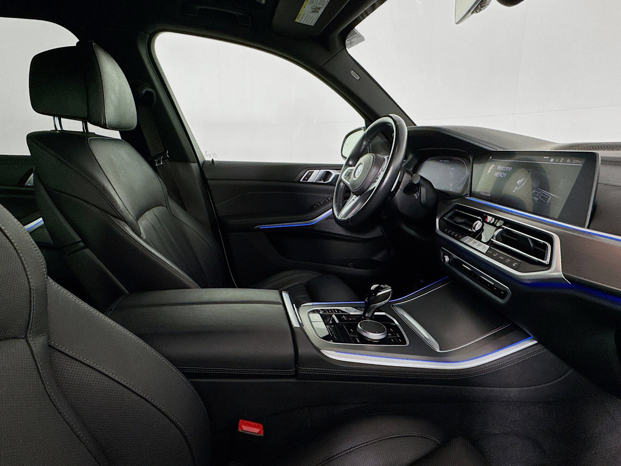 Used 2022 BMW X5 M50i w/ Parking Assistance Package image 28