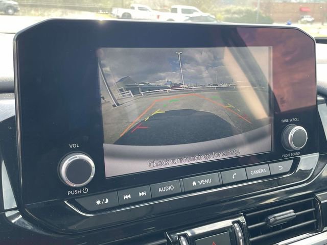 Used 2025 Nissan Pathfinder SV image 25