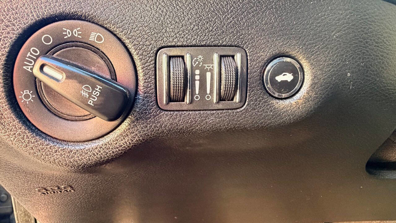 Used 2017 Dodge Charger R/T w/ Plus Group image 25