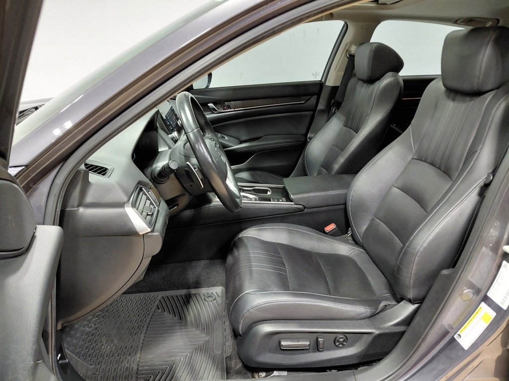 Used 2019 Honda Accord Touring image 3
