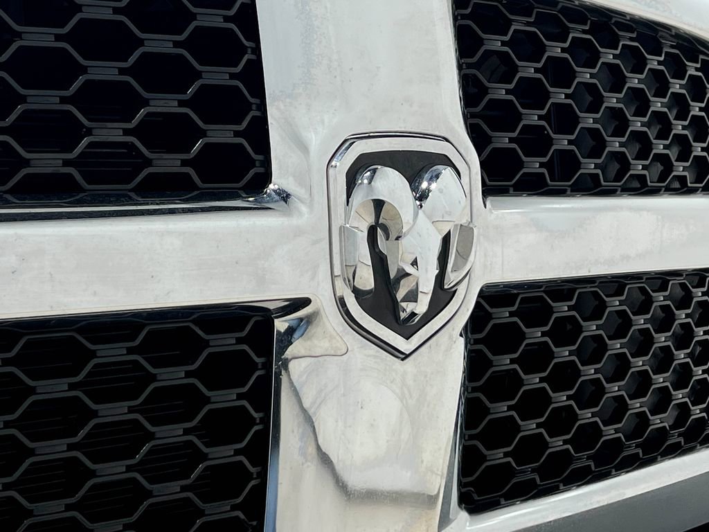 Used 2019 RAM 1500 Classic SLT AWD/4WD image 38