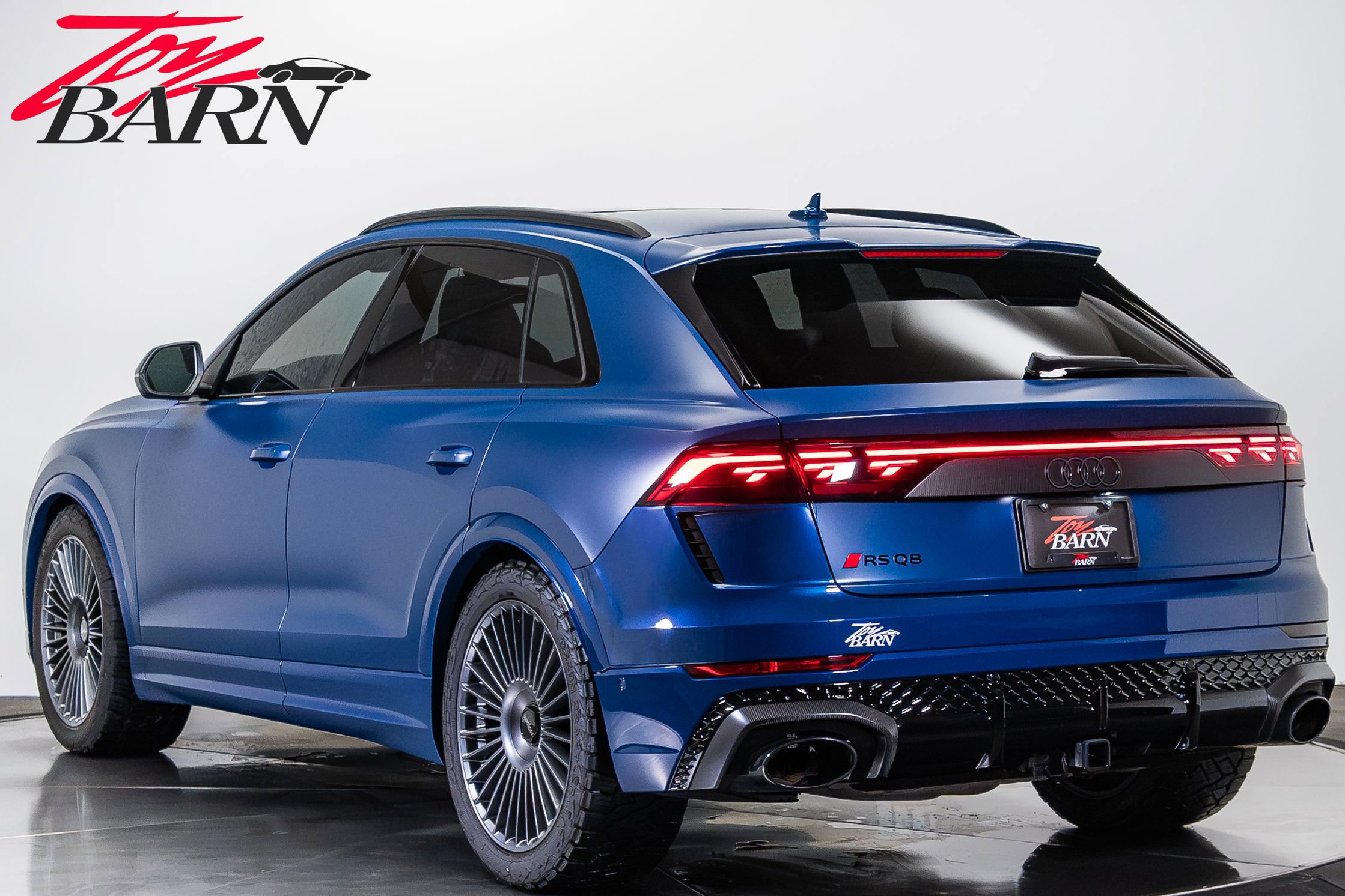 Used 2025 Audi RS Q8 performance AWD/4WD image 3