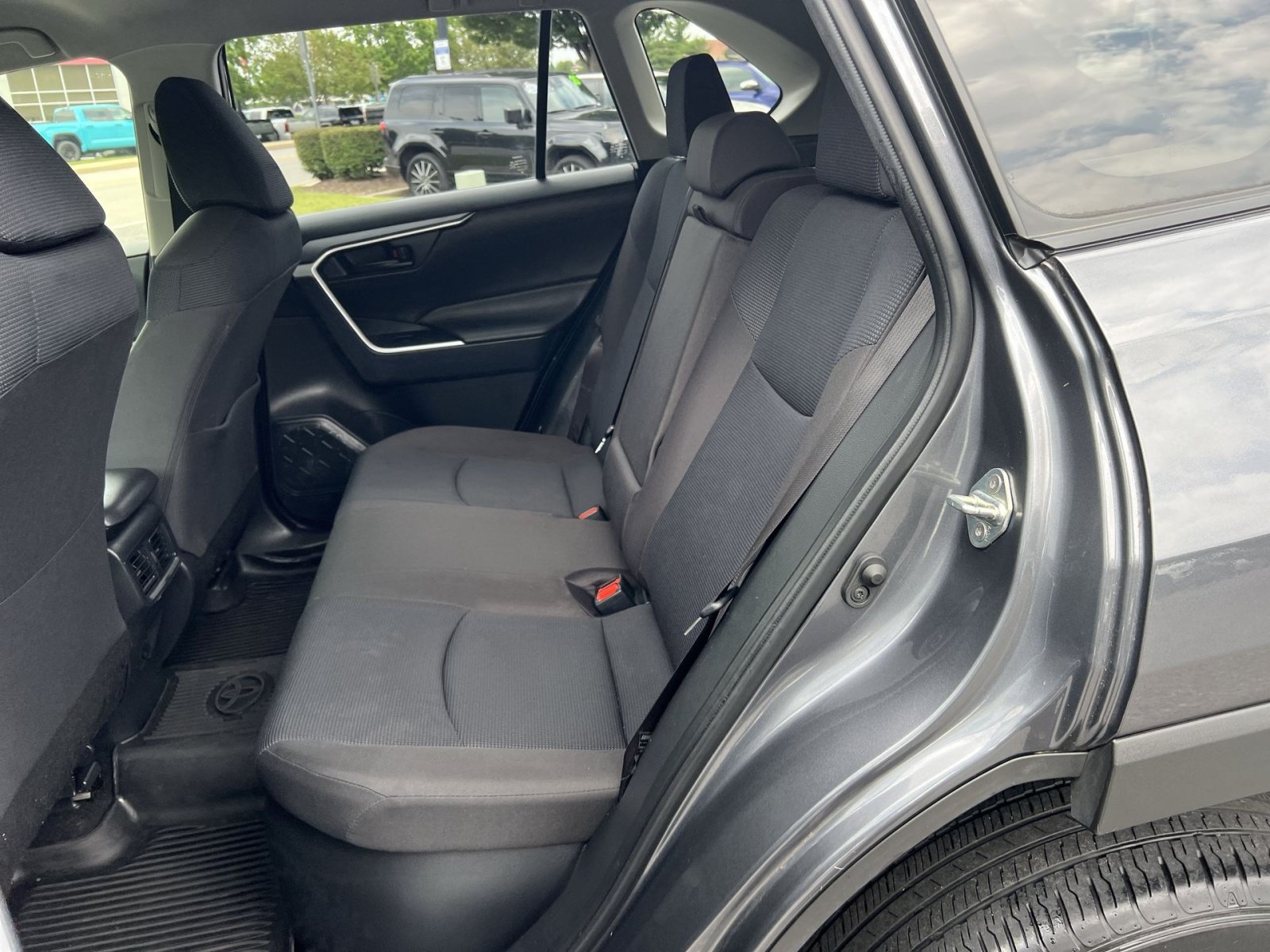 Used 2023 Toyota RAV4 LE AWD/4WD image 22