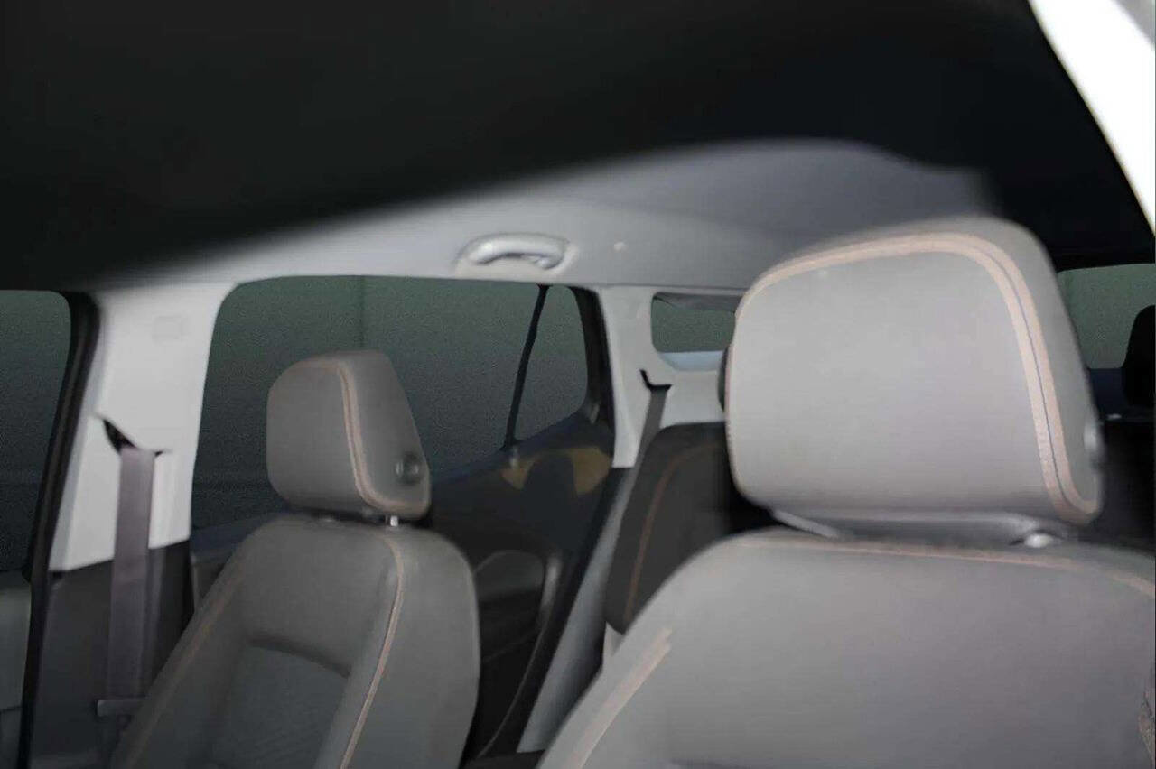 Used 2018 GMC Terrain SLE w/ Driver Convenience Package image 17