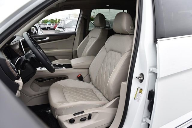 Used 2024 Volkswagen Atlas SEL Premium R-Line AWD/4WD image 19