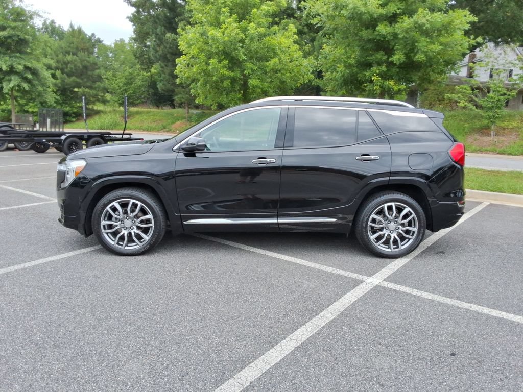Certified 2024 GMC Terrain Denali w/ Denali Premium Package AWD/4WD image 8