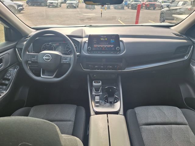Certified 2026 Nissan Rogue SV FWD image 11