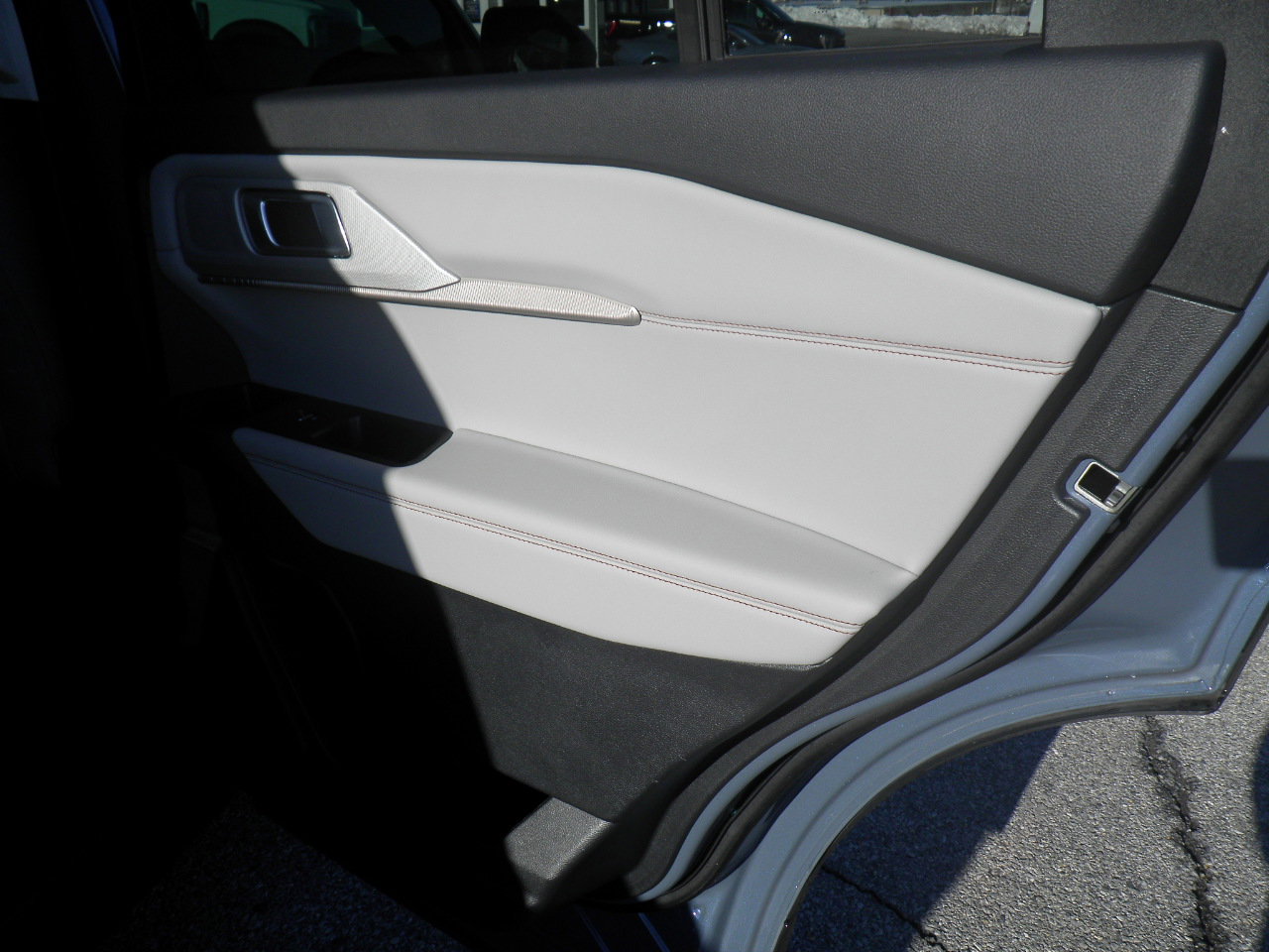 Certified 2025 Ford Explorer Active w/ Active Comfort Package image 23