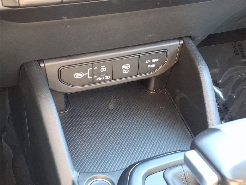 Used 2025 Kia K4 LXS image 26