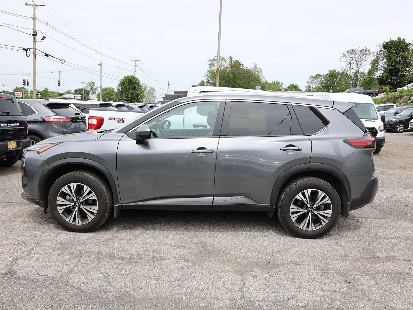 Used 2023 Nissan Rogue SV w/ SV Premium B Package AWD/4WD image 3