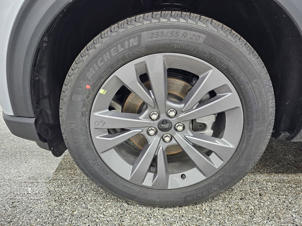 New 2026 Ford Explorer Active w/ Active Comfort Package AWD/4WD image 8