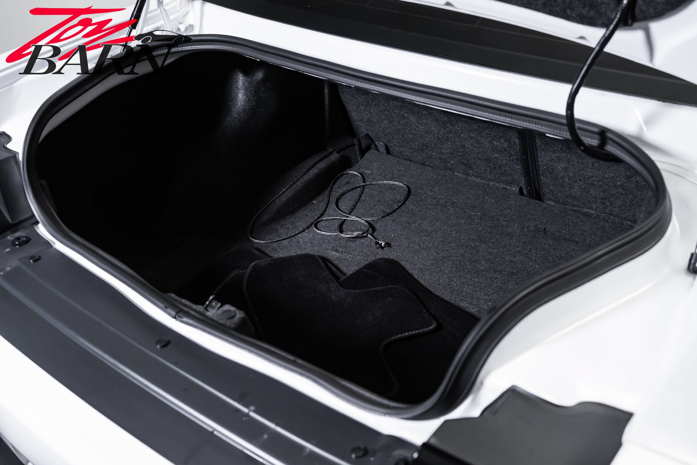 Used 2015 Dodge Challenger SRT Hellcat RWD image 40
