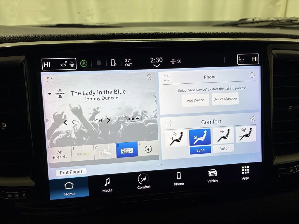 Used 2023 Chrysler Pacifica Touring-L image 9