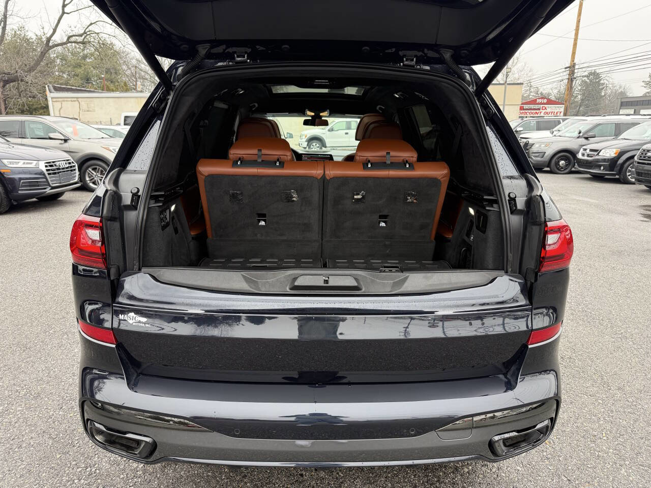 Used 2021 BMW X7 xDrive40i w/ M Sport Package image 32