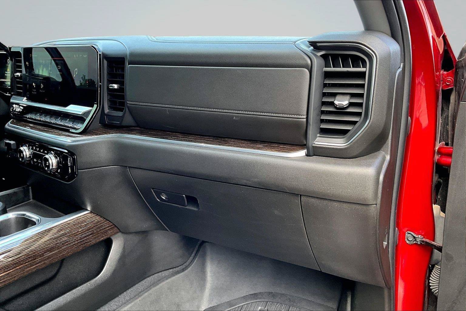 Used 2022 GMC Sierra 1500 Elevation w/ Preferred Package AWD/4WD image 19