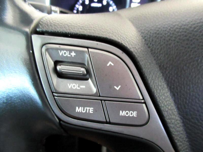 Used 2017 Hyundai Santa Fe Limited image 19