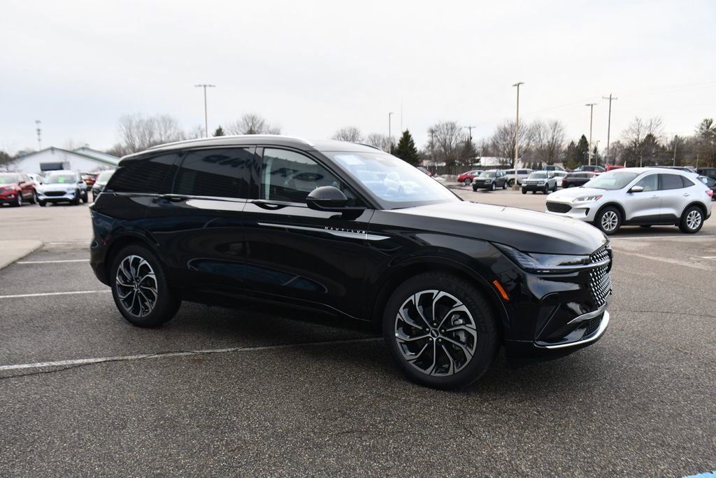 Used 2026 Lincoln Nautilus Reserve AWD/4WD image 8