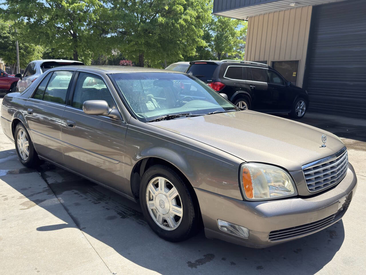 Used 2003 Cadillac De Ville w/ Comfort & Convenience Package FWD image 3