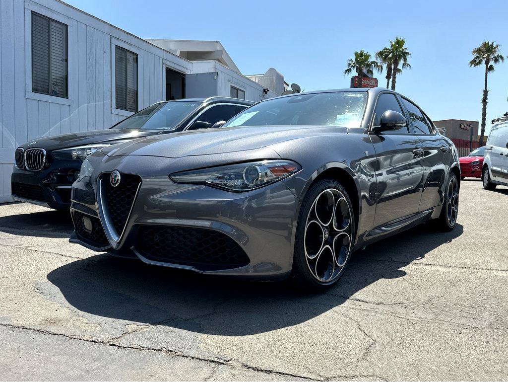 Used 2022 Alfa Romeo Giulia Ti AWD/4WD image 4