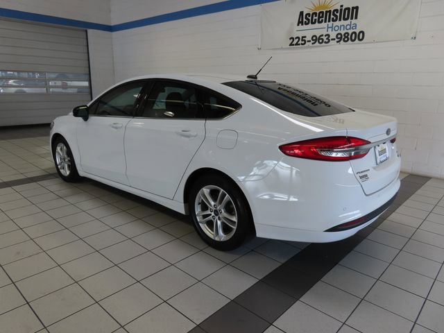 Used 2018 Ford Fusion SE w/ Fusion SE Technology Package image 9