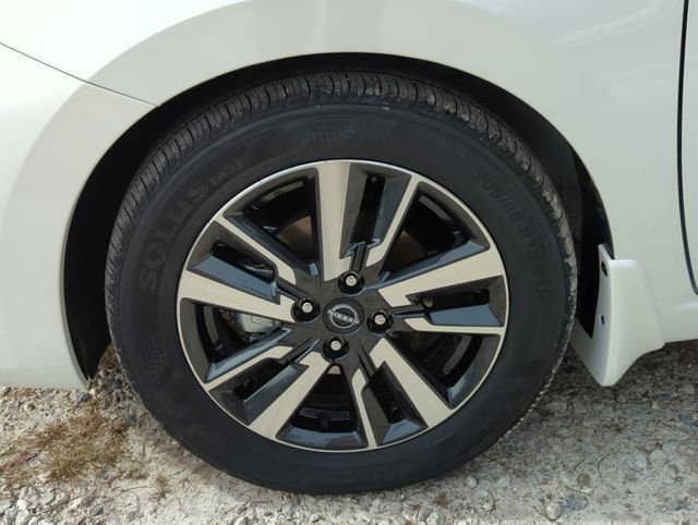 New 2025 Nissan Versa SV w/ Trunk Package FWD image 33