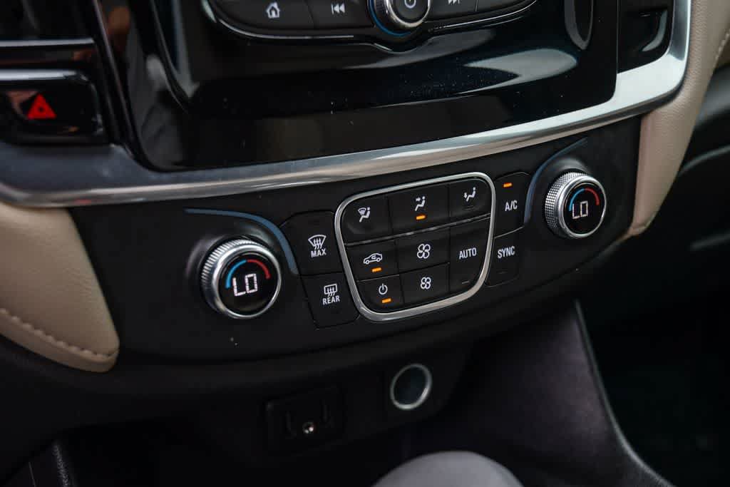 Used 2022 Chevrolet Traverse LS FWD image 22