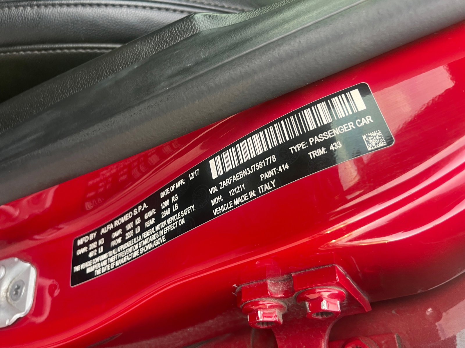 Used 2018 Alfa Romeo Giulia Base image 25