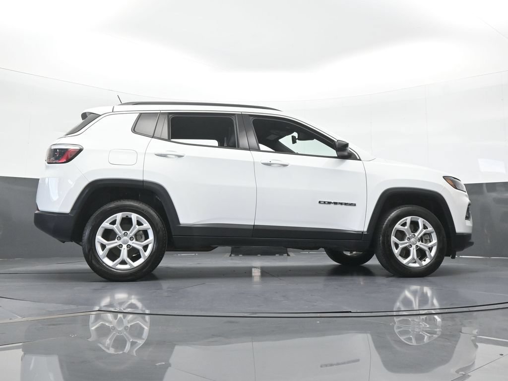 Used 2024 Jeep Compass Latitude AWD/4WD image 56