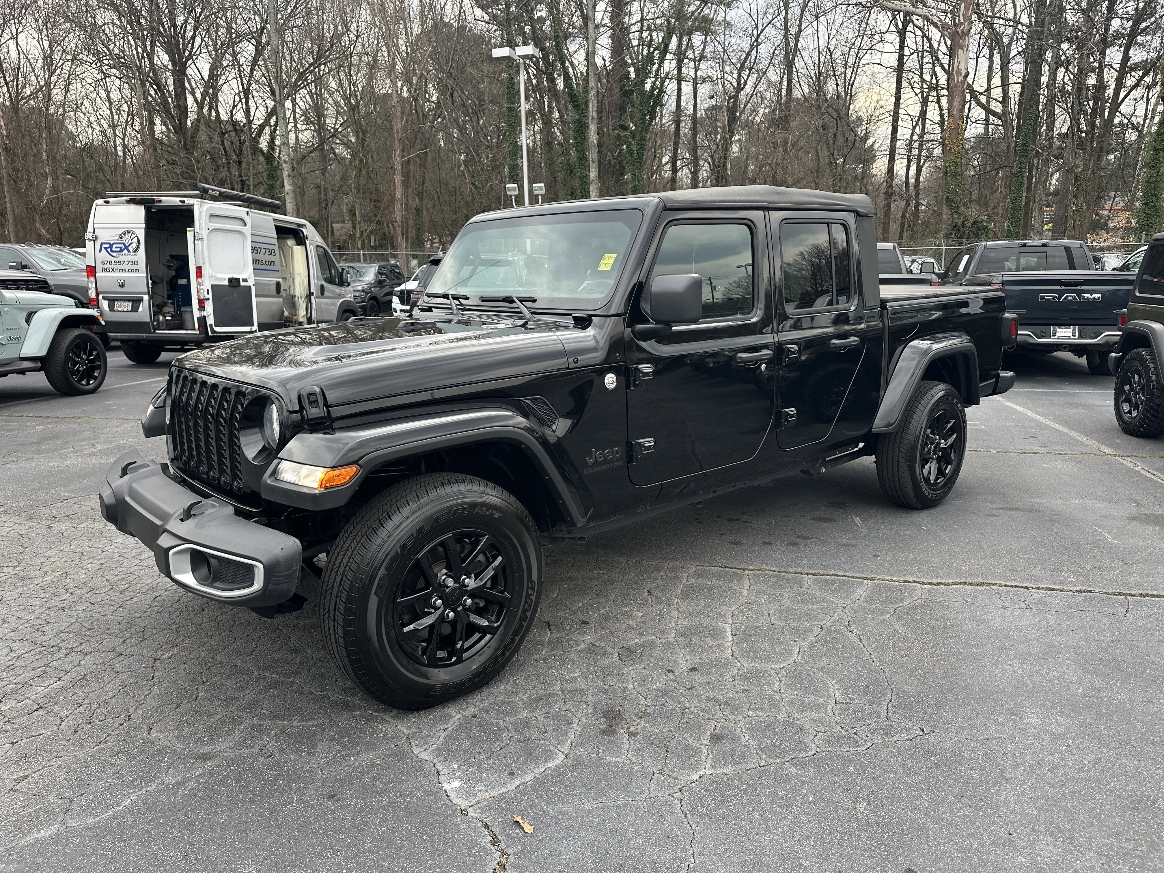 Used 2021 Jeep Gladiator Sport image 5