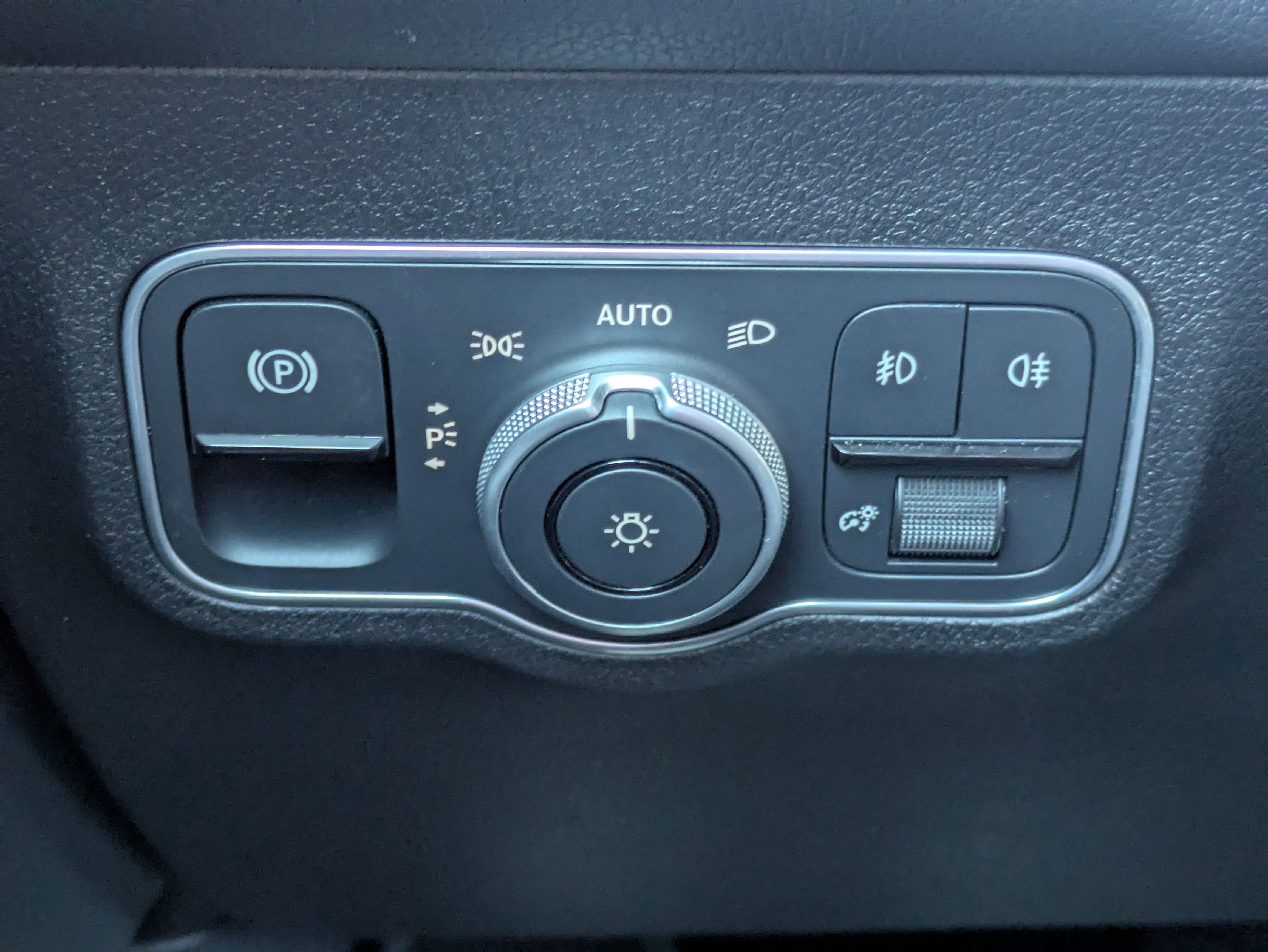 Certified 2025 Mercedes-Benz GLB 250 image 26