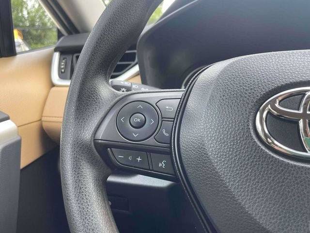 Certified 2023 Toyota RAV4 LE AWD/4WD image 23