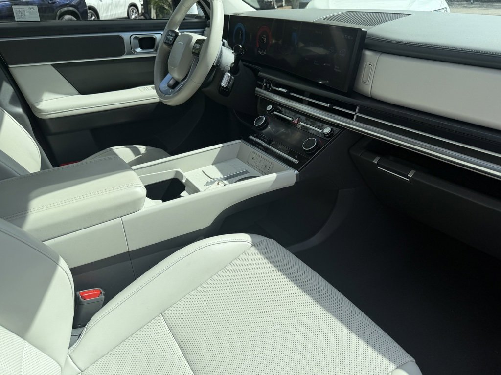 Used 2025 Hyundai Santa Fe SEL image 9