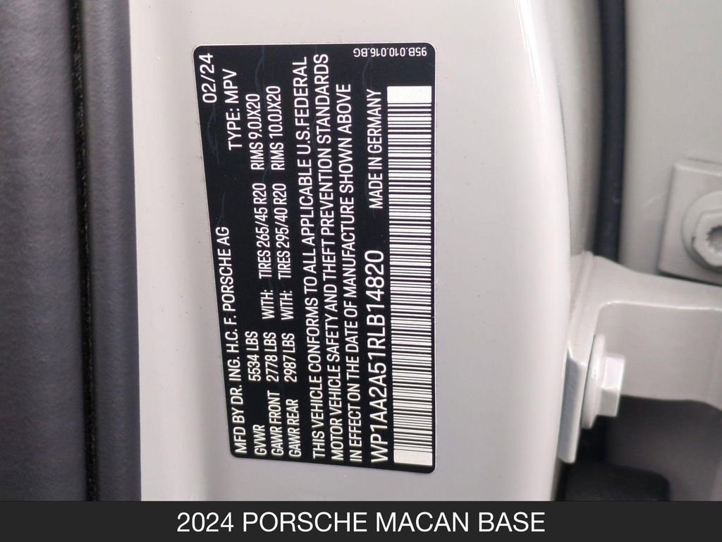 Used 2024 Porsche Macan AWD/4WD image 27