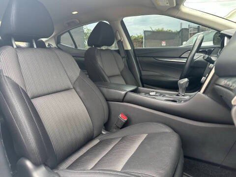 Used 2019 Nissan Maxima 3.5 S w/ Floor Mat Group FWD image 2
